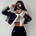 Kurze Kunstlederjacke mit Shearling-Futter – Luxe Winter Fit