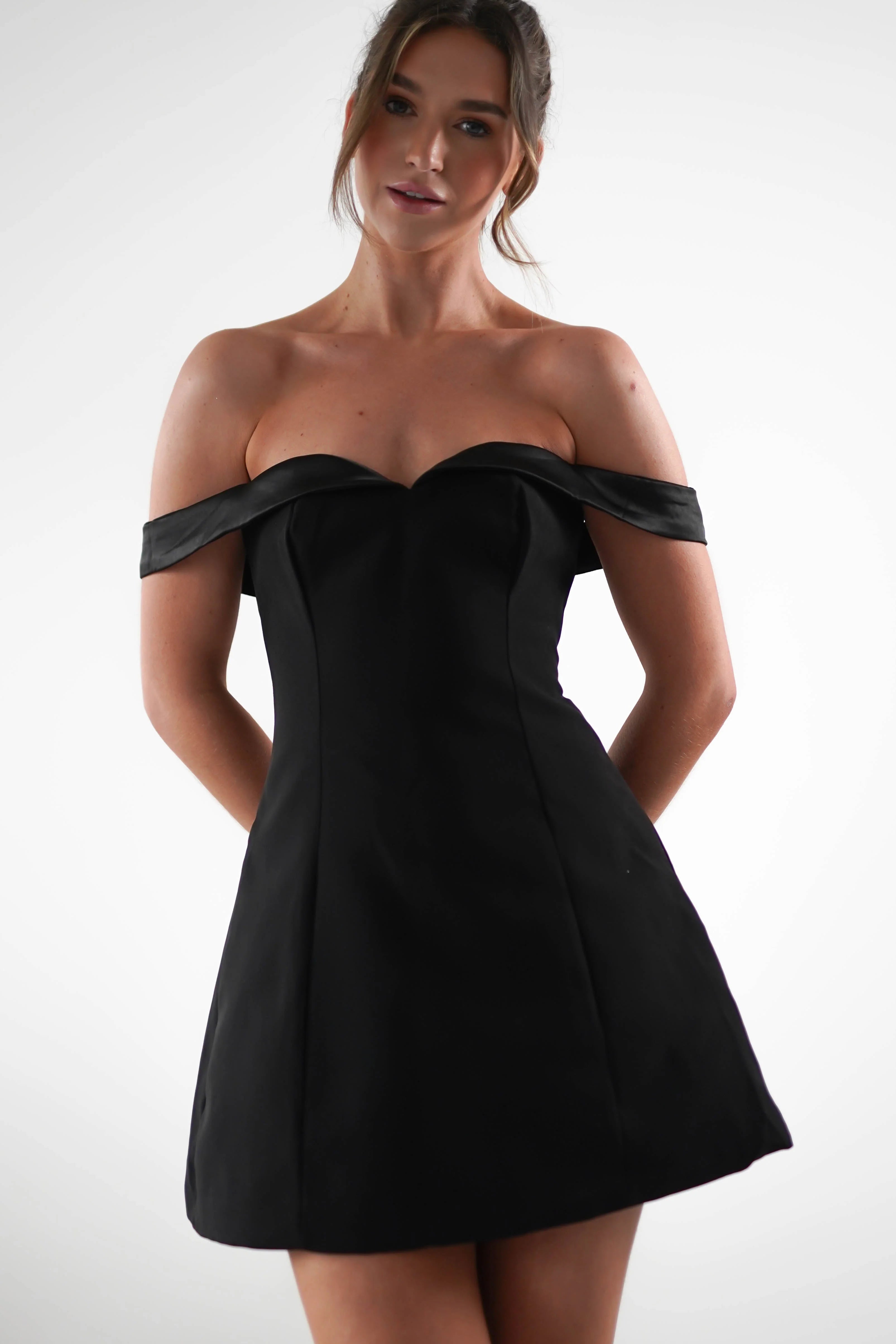 Off-Shoulder Minikleid – Slim Fit Rückenfreier Club Style