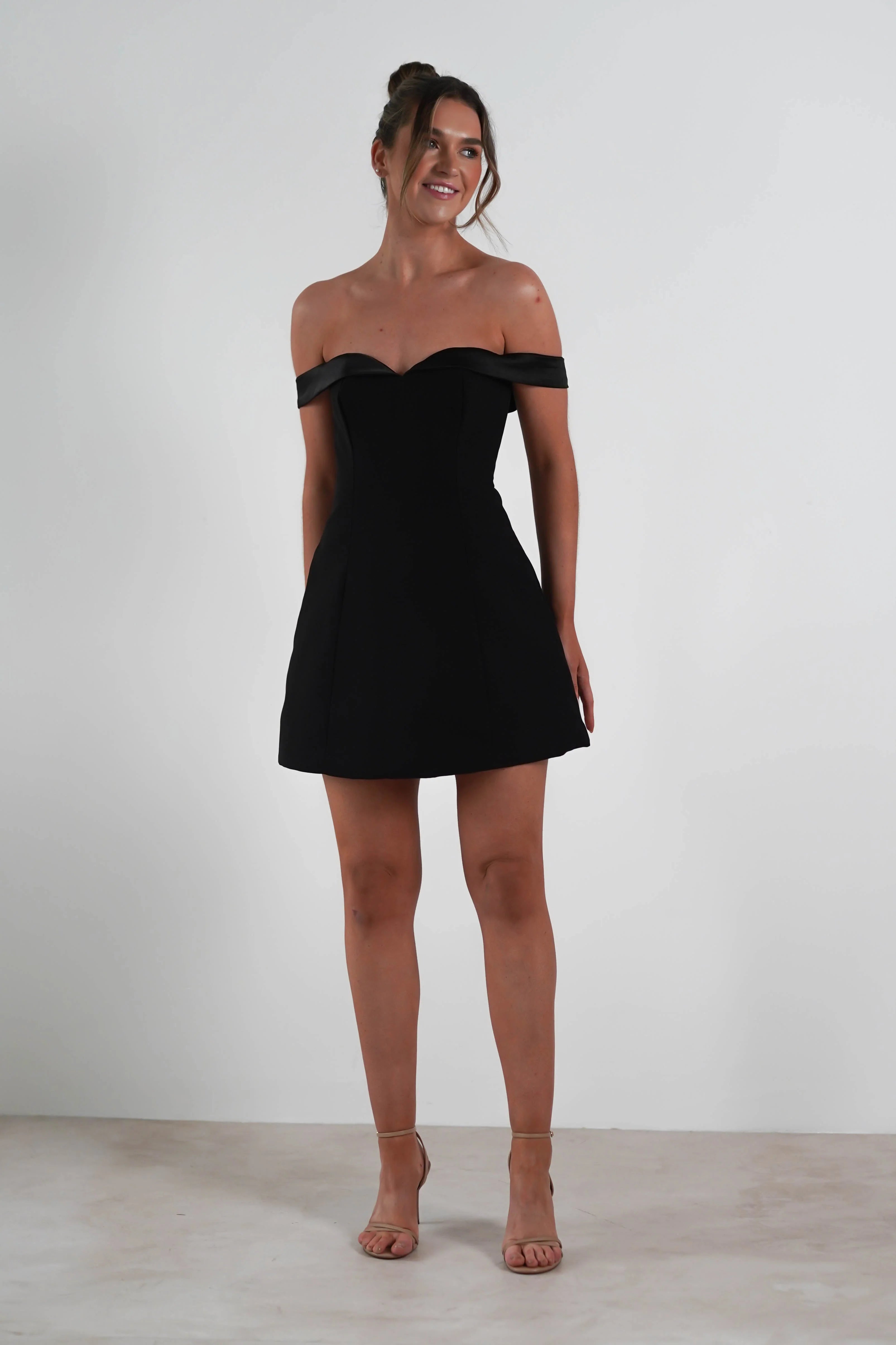 Off-Shoulder Minikleid – Slim Fit Rückenfreier Club Style