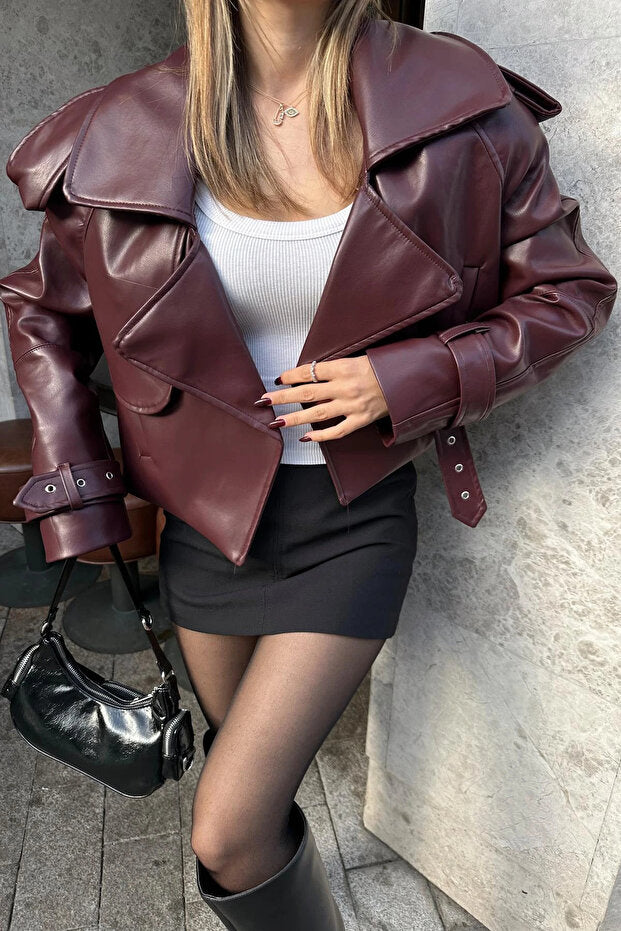Veste de moto en cuir moderne – Coupe motarde courte pour femme