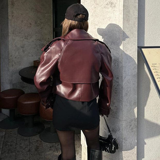 Moderní motocyklová kožená bunda – dámská zkrácená motorkářská bunda