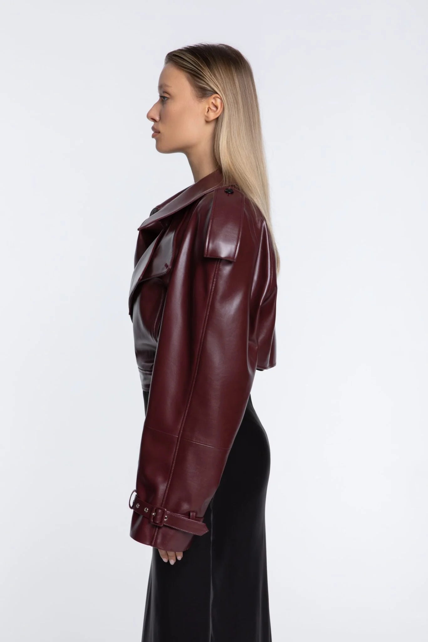 Moderní moto kožená bunda – dámská zkrácená biker fit