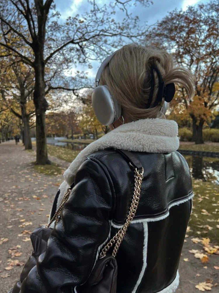 Cropped Faux Leather Jacket with Shearling Lining – Luxe Winter Fit
