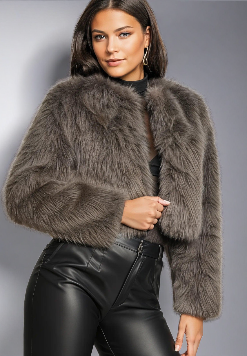 Women's Winter Plush Fur Short Jacket – Thick Casual Outerwear with Pockets, O-Neck