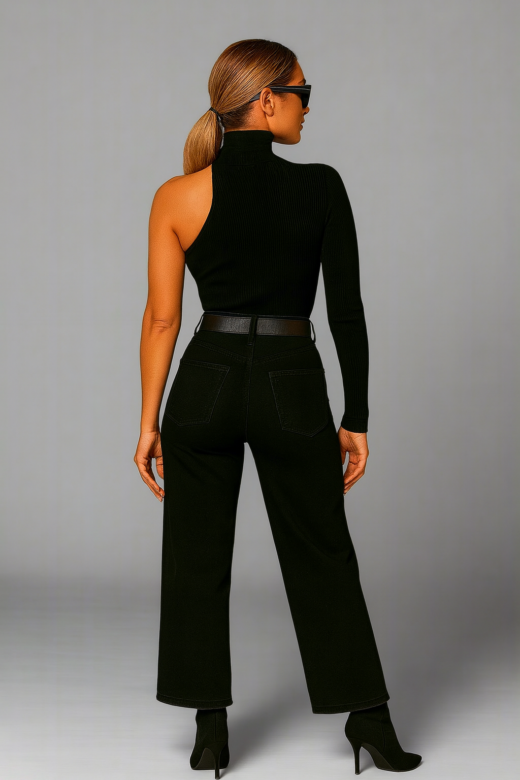 Elegantní body s jedním rukávem – vysoký výstřih, strečový střih, černá