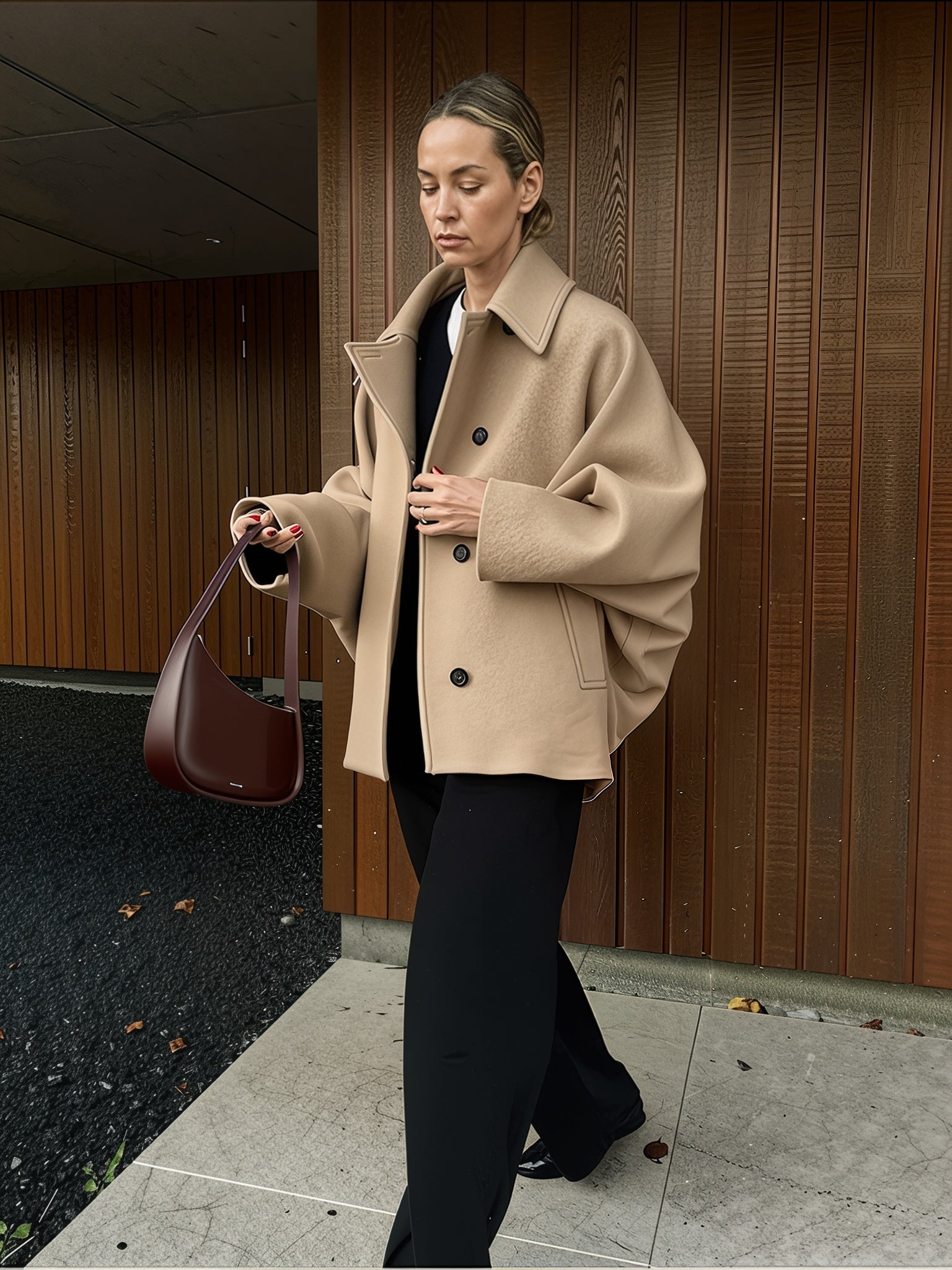 Structured Short Wool Jacket – Minimalist Autumn Layer