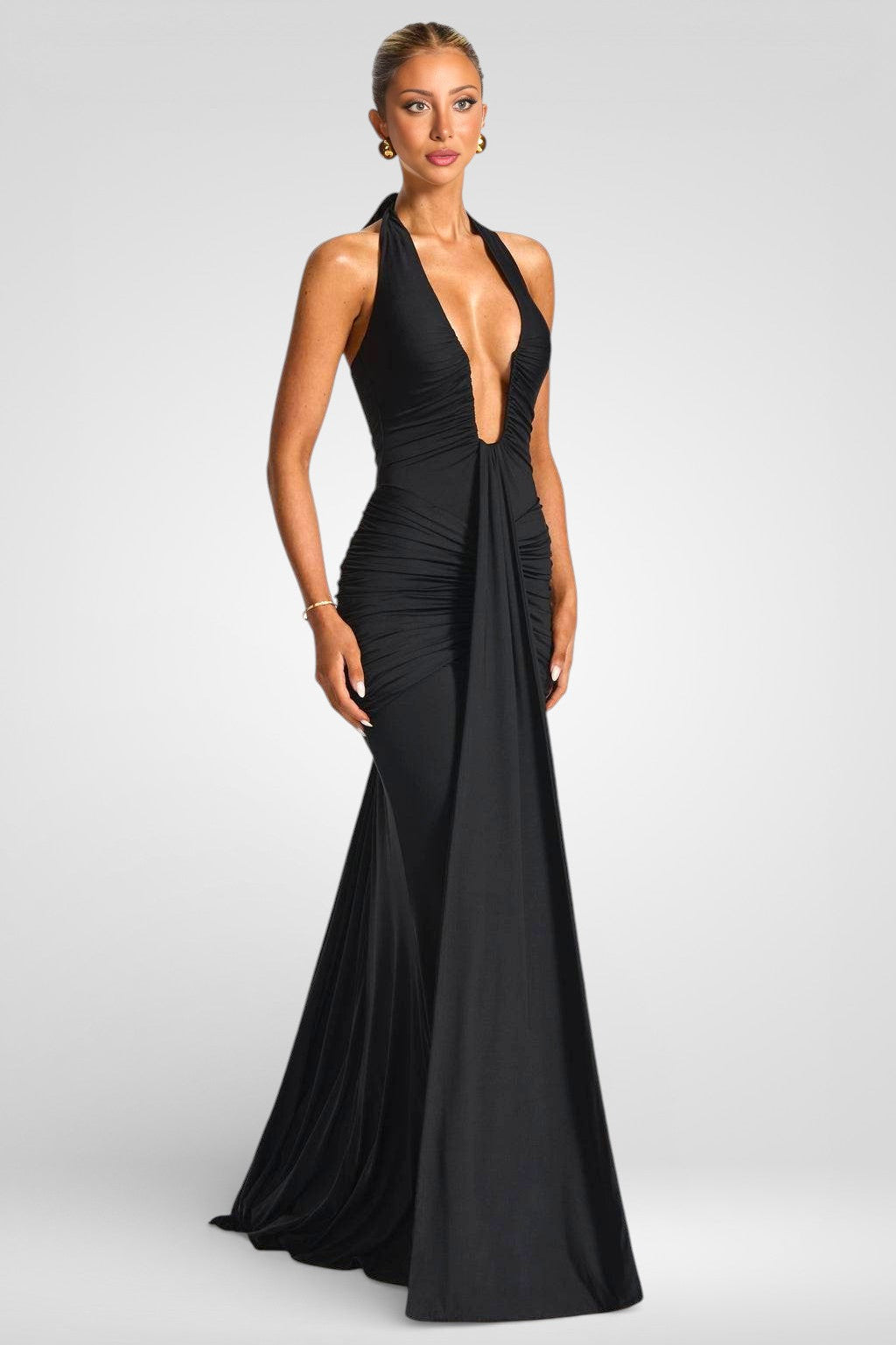 Maxikleid mit tiefem V-Ausschnitt, Neckholder und Raffungen