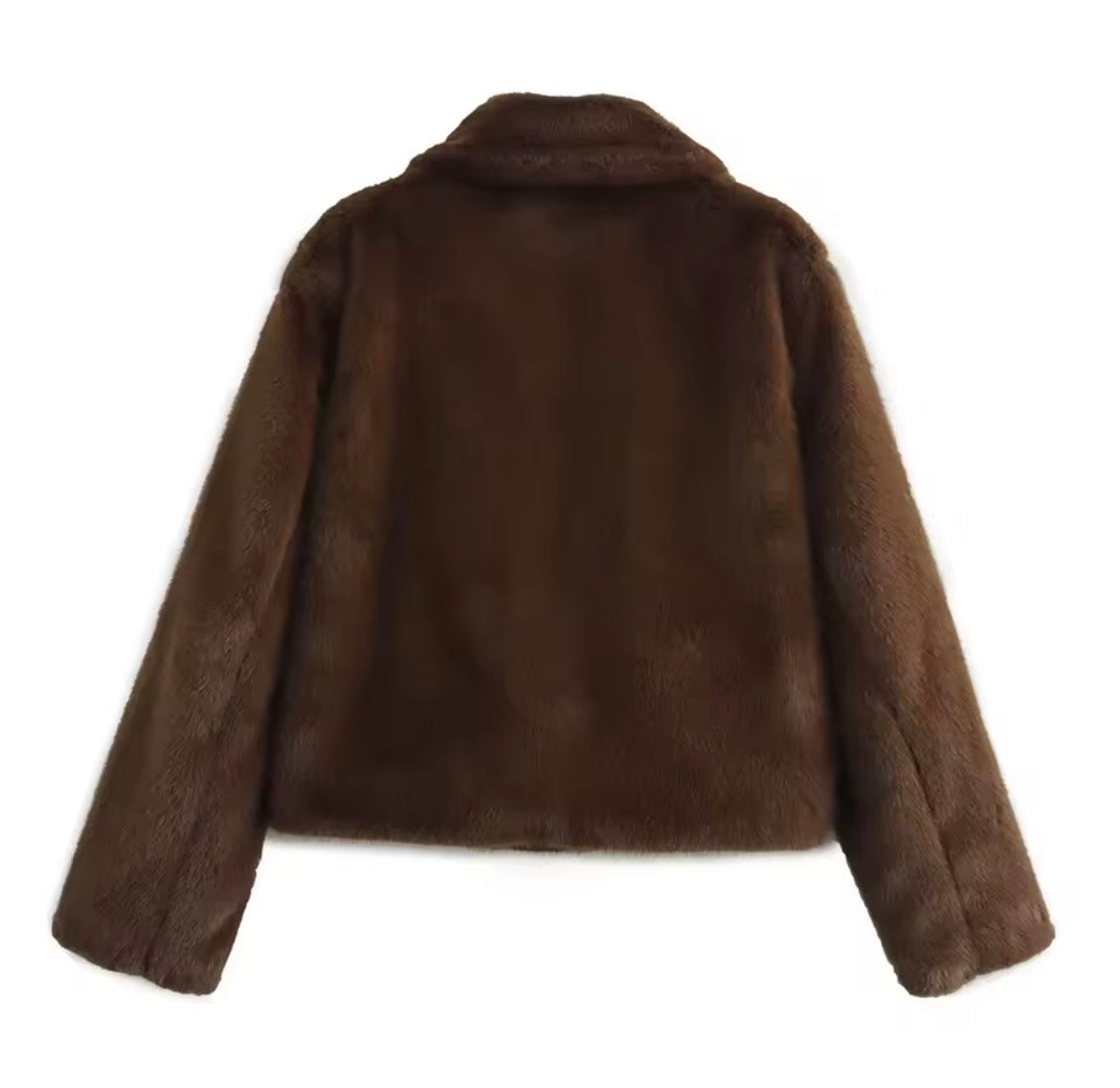 Luxuriöser Kunstpelzmantel – Soft Power &amp; Winter Glam