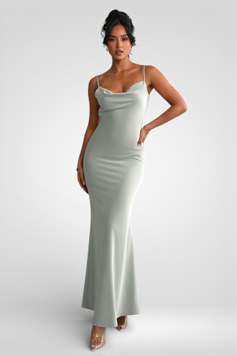 Maxi šaty s květinovým vzorem a odhalenými zády