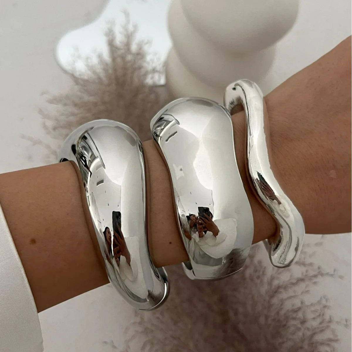 Klobiges goldenes Manschettenarmband im Punk-Stil – unregelmäßiger geometrischer Vintage-Armreif für Frauen