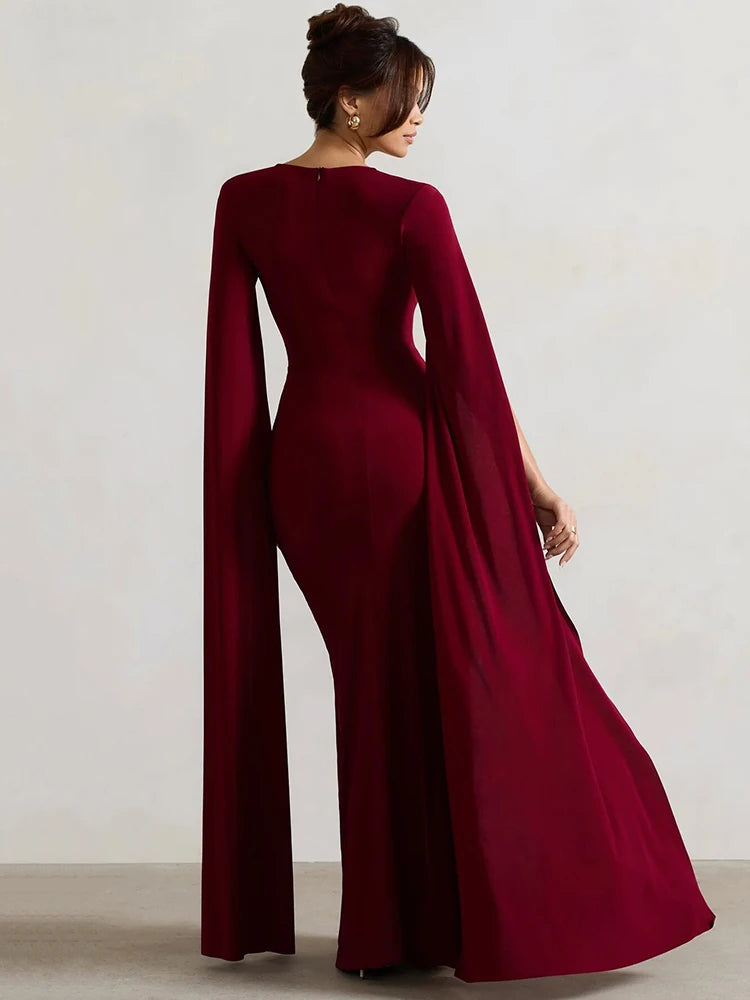Elegantes Maxikleid mit langen Cape-Ärmeln 
