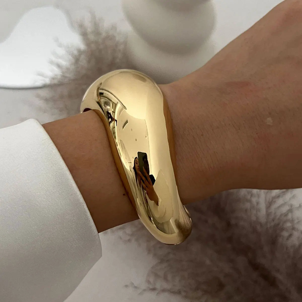 Klobiges goldenes Manschettenarmband im Punk-Stil – unregelmäßiger geometrischer Vintage-Armreif für Frauen