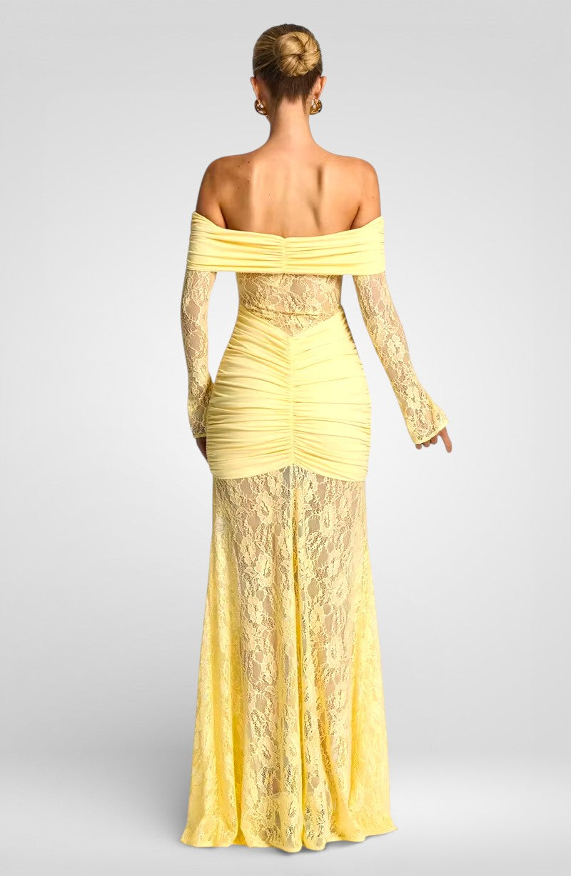 Schulterfreies, figurbetontes Maxikleid aus Spitze