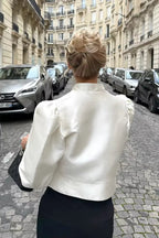 Strukturierte Satin-Schößchenbluse – Weiß