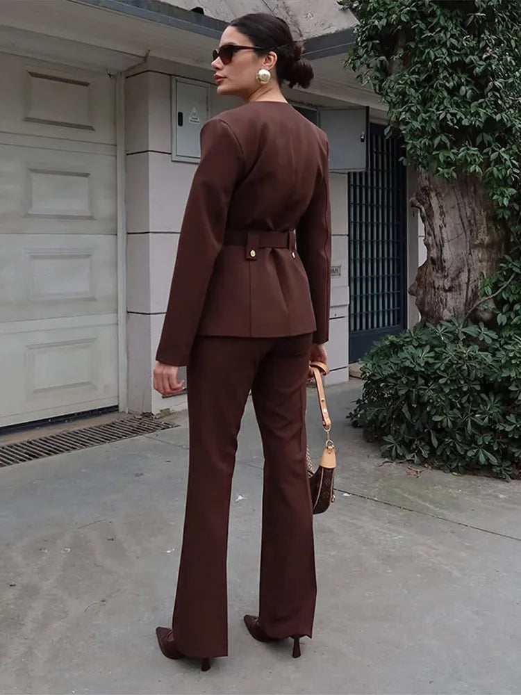 Power Suit Refined – Minimalist Two-Piece Blazer & Pants Set