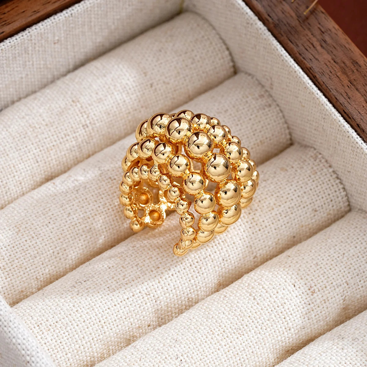 Exaggerated Wide Gold Clip-On Earrings for Women – Irregular Shape, Boho Style, Non-Piercing Metal Set