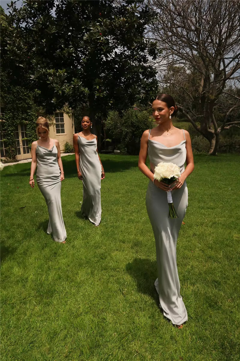 Geblümtes, rückenfreies Maxikleid mit Drapierung – Elegantes, figurbetontes Spaghettiträgerkleid