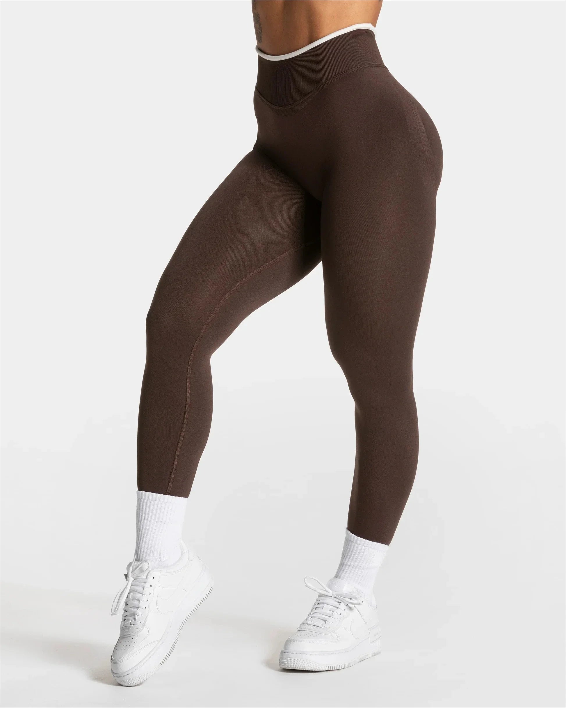 Seamless High-Waist Sports Leggings – Hip-Lifting Solid Color Yoga Pants with White Edge Waist