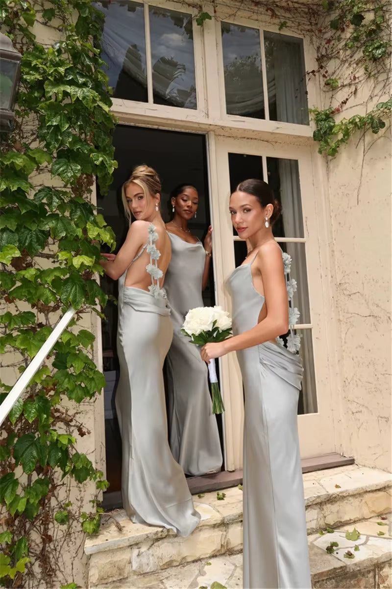 Geblümtes, rückenfreies Maxikleid mit Drapierung – Elegantes, figurbetontes Spaghettiträgerkleid