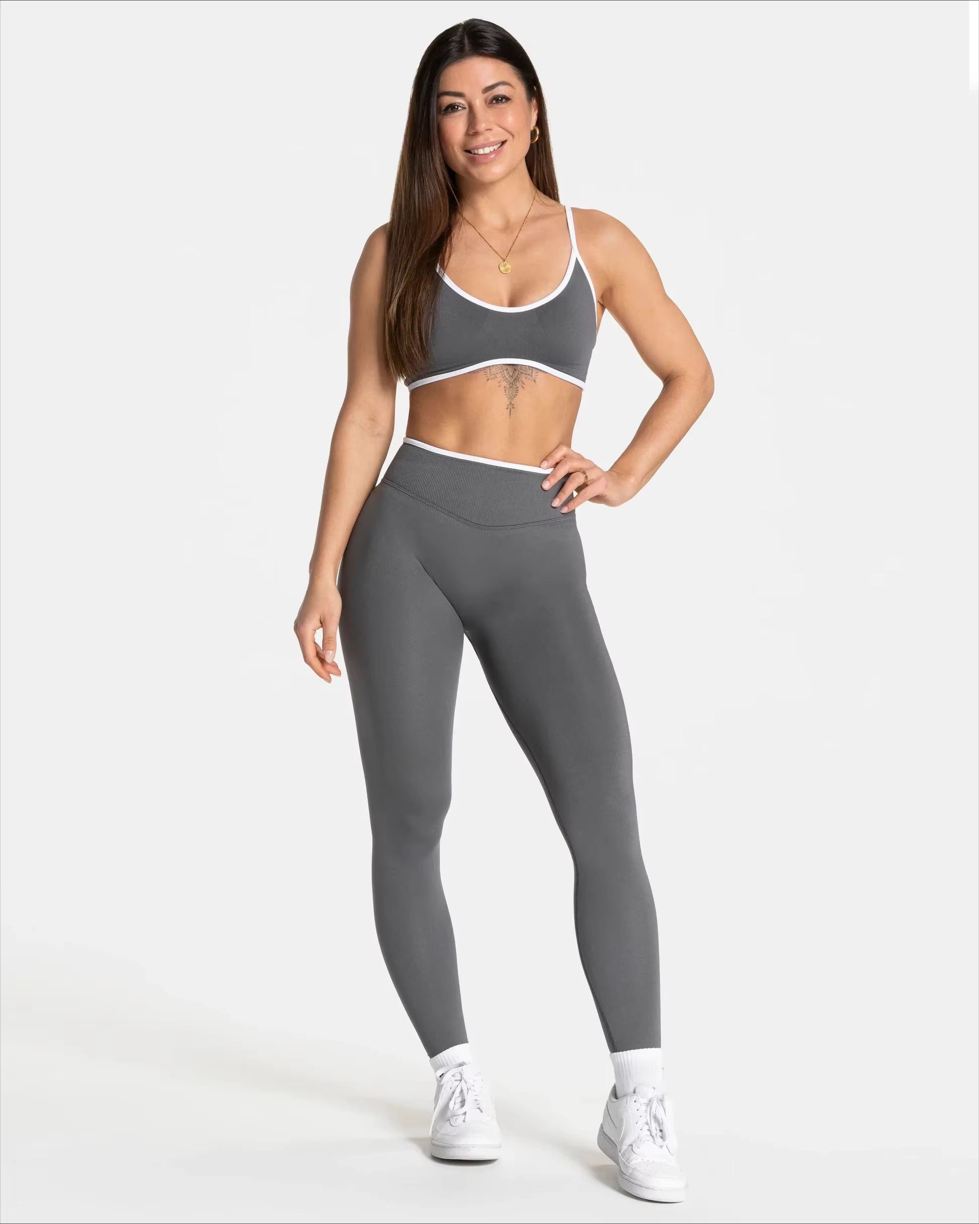 Sømløse sportsleggings med høj talje – hofteløftende ensfarvede yogabukser med hvid kant i taljen