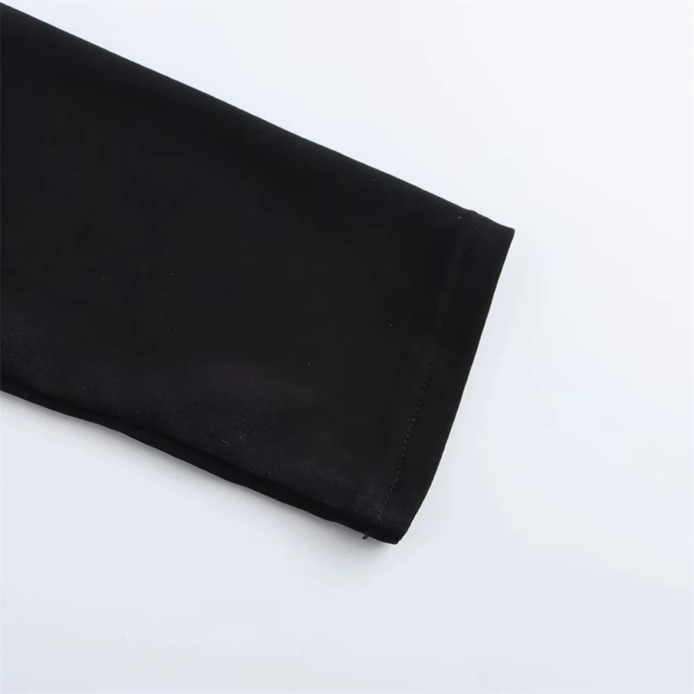 Retro top s odhalenými rameny a sponou – Elegantní a sexy střih
