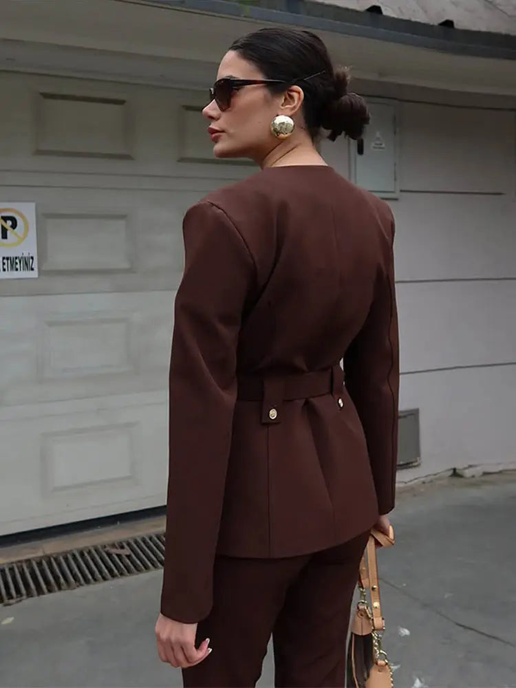 Power Suit Refined – Minimalist Two-Piece Blazer & Pants Set