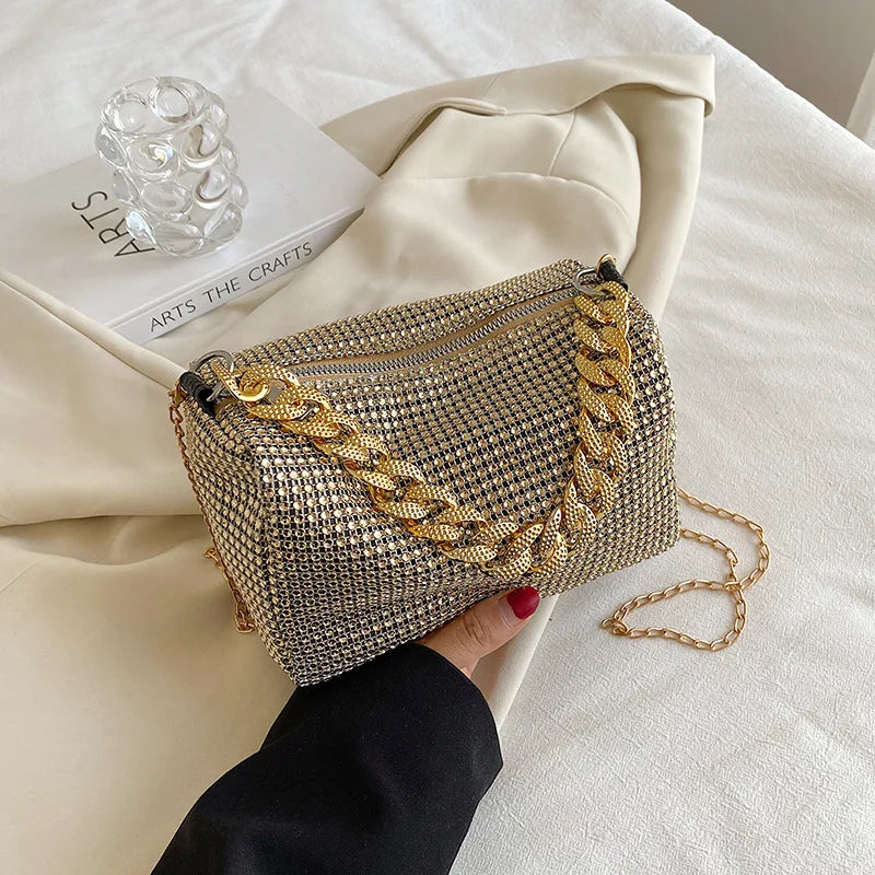 Mini sac seau à strass – Sac bandoulière en forme de coussin pailleté avec bandoulière chaîne pour femme