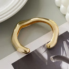 Klobiges goldenes Manschettenarmband im Punk-Stil – unregelmäßiger geometrischer Vintage-Armreif für Frauen
