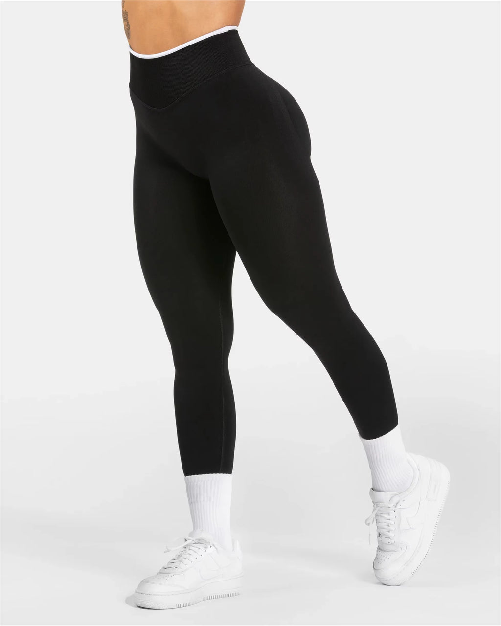 Sømløse sportsleggings med høj talje – hofteløftende ensfarvede yogabukser med hvid kant i taljen