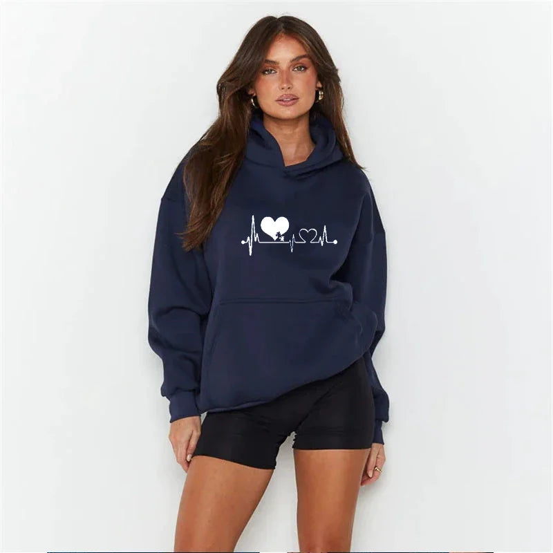 Mikina s kapucí Heartbeat – grafika inspirovaná láskou a autismem