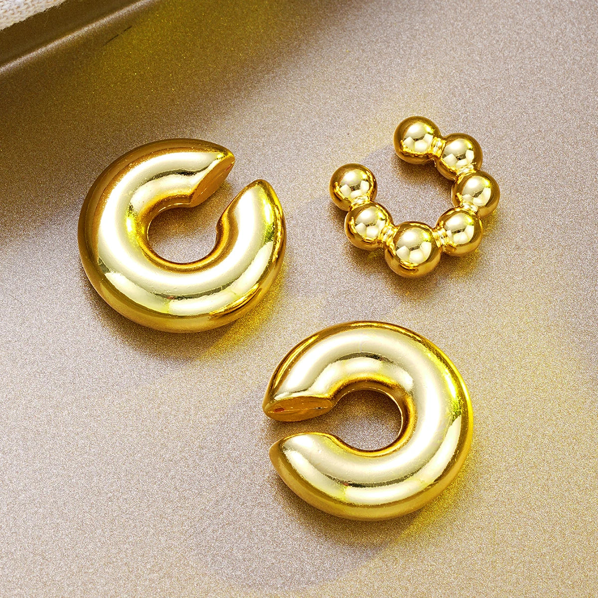 Exaggerated Wide Gold Clip-On Earrings for Women – Irregular Shape, Boho Style, Non-Piercing Metal Set