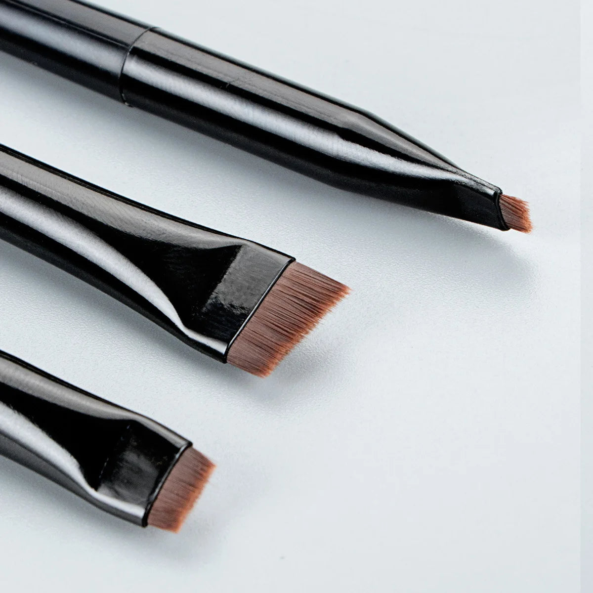 3-Piece Eyeliner & Eyebrow Brush Set – Ultra-Thin, Angled Makeup Brushes with Wooden Handle