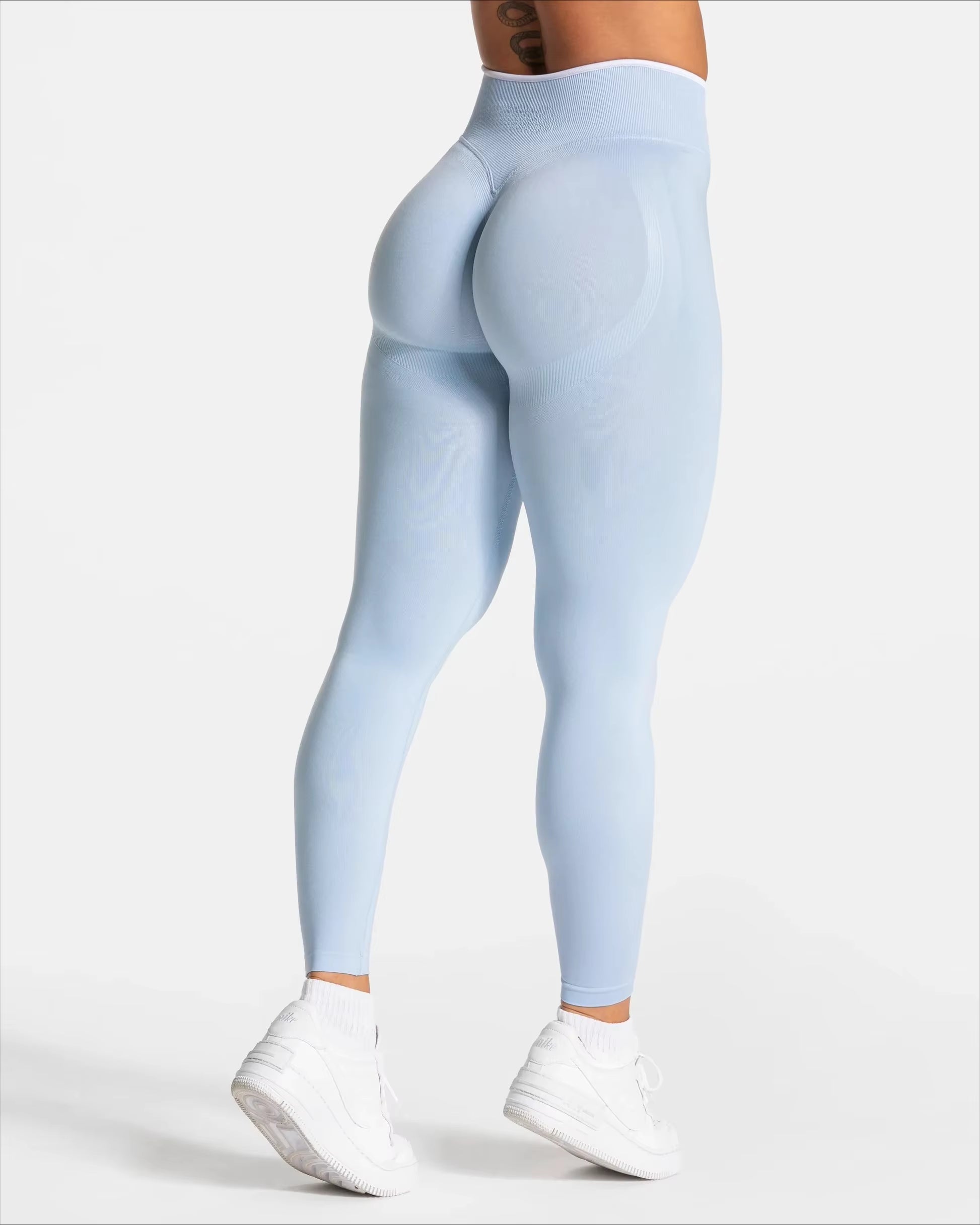 Sømløse sportsleggings med høj talje – hofteløftende ensfarvede yogabukser med hvid kant i taljen