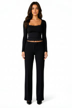 Úzký crop top s hranatým výstřihem a rozšířenými rukávy 