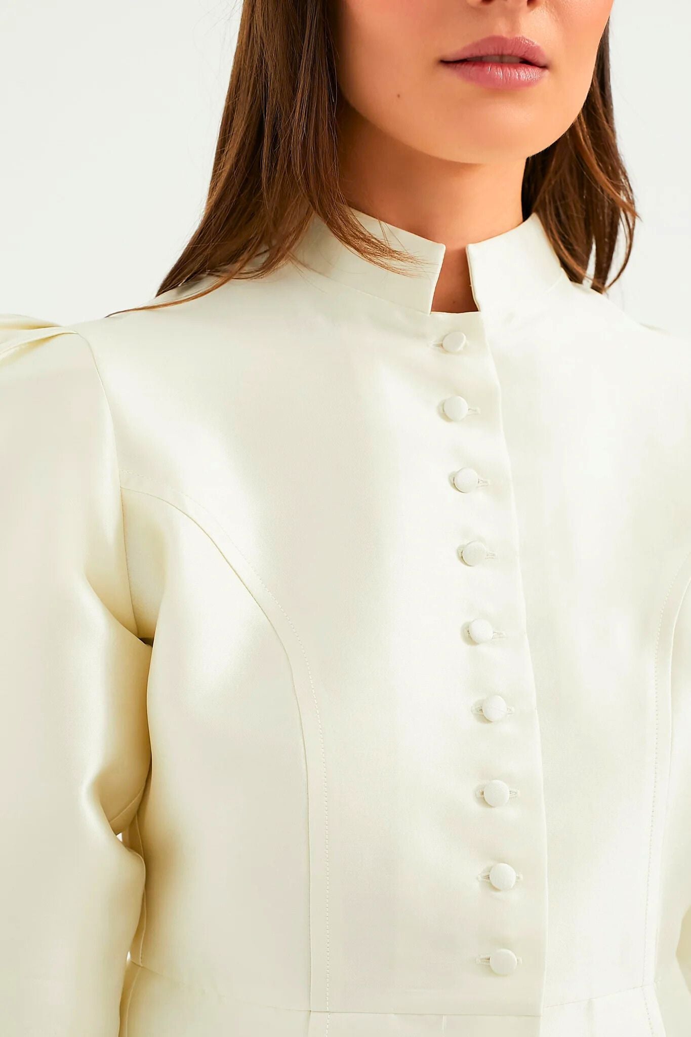 Strukturovaná saténová halenka s peplumem 