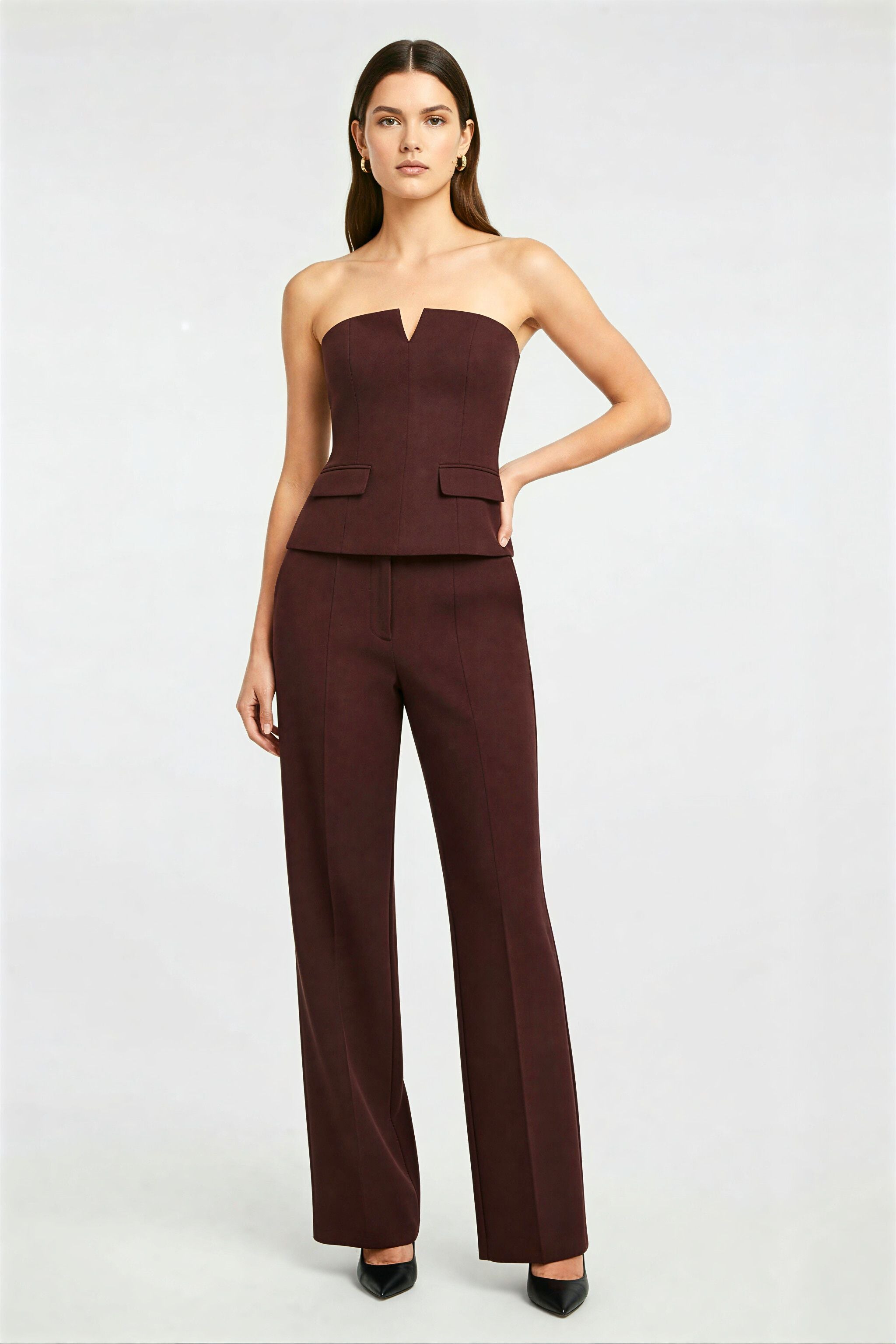 Top bustier sin tirantes: corte esculpido con escote en V