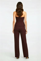 Top bustier sin tirantes: corte esculpido con escote en V