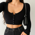 Crop top côtelé à boutons – Look streetwear à manches longues