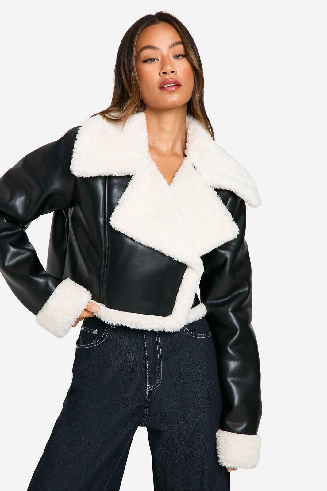 Cropped Faux Leather Jacket with Shearling Lining – Luxe Winter Fit