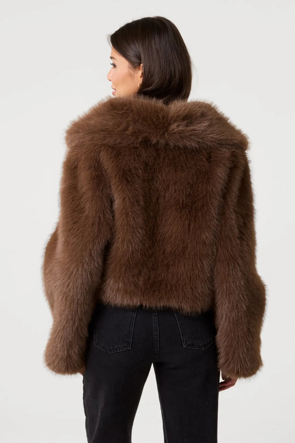 Women's Retro Plush Vegan Fur Lapel Jacket – Soft Cropped Winter Coat