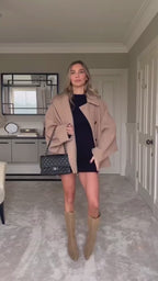 Structured Short Wool Jacket – Minimalist Autumn Layer