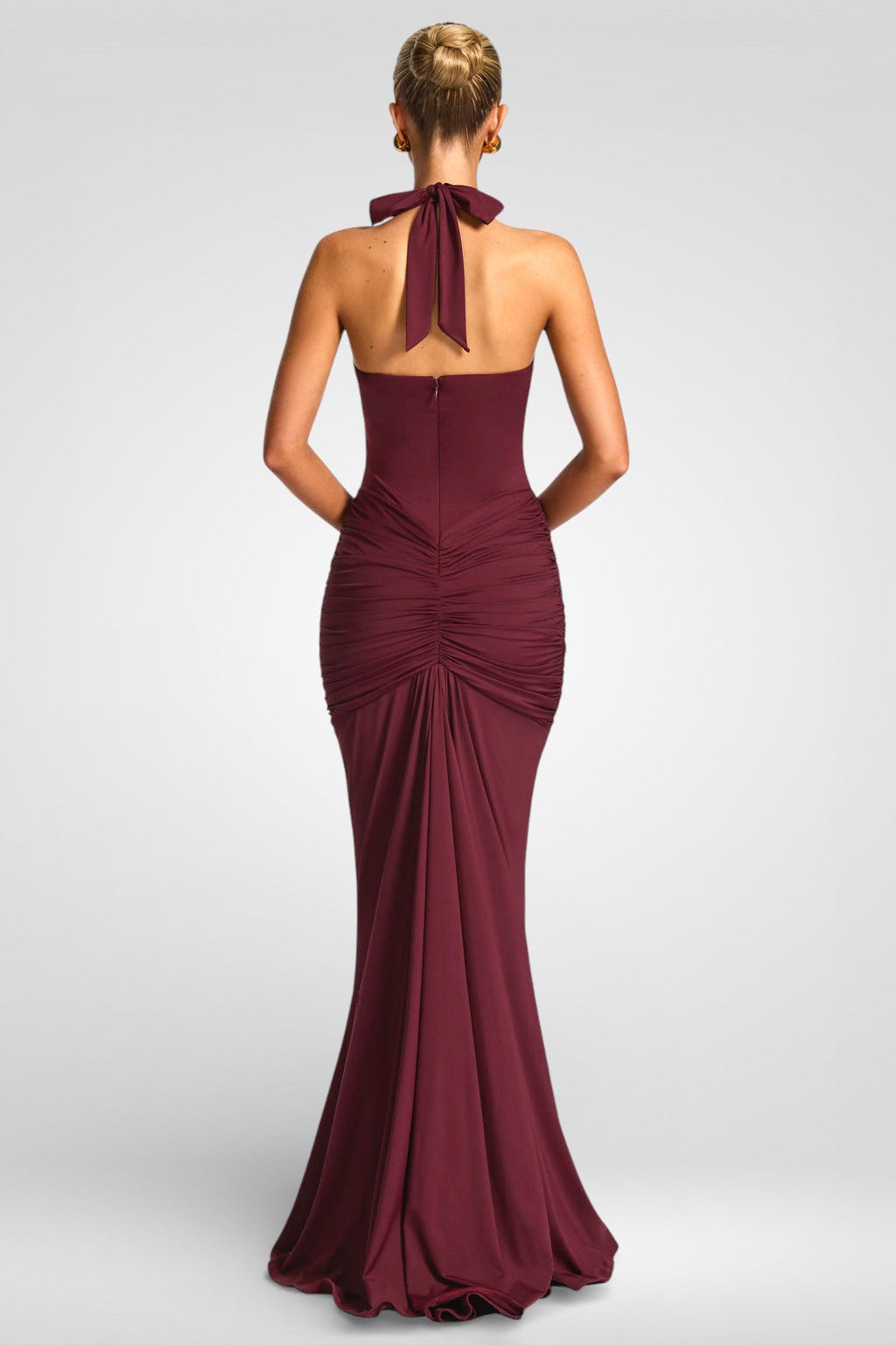 Maxikleid mit tiefem V-Ausschnitt, Neckholder und Raffungen