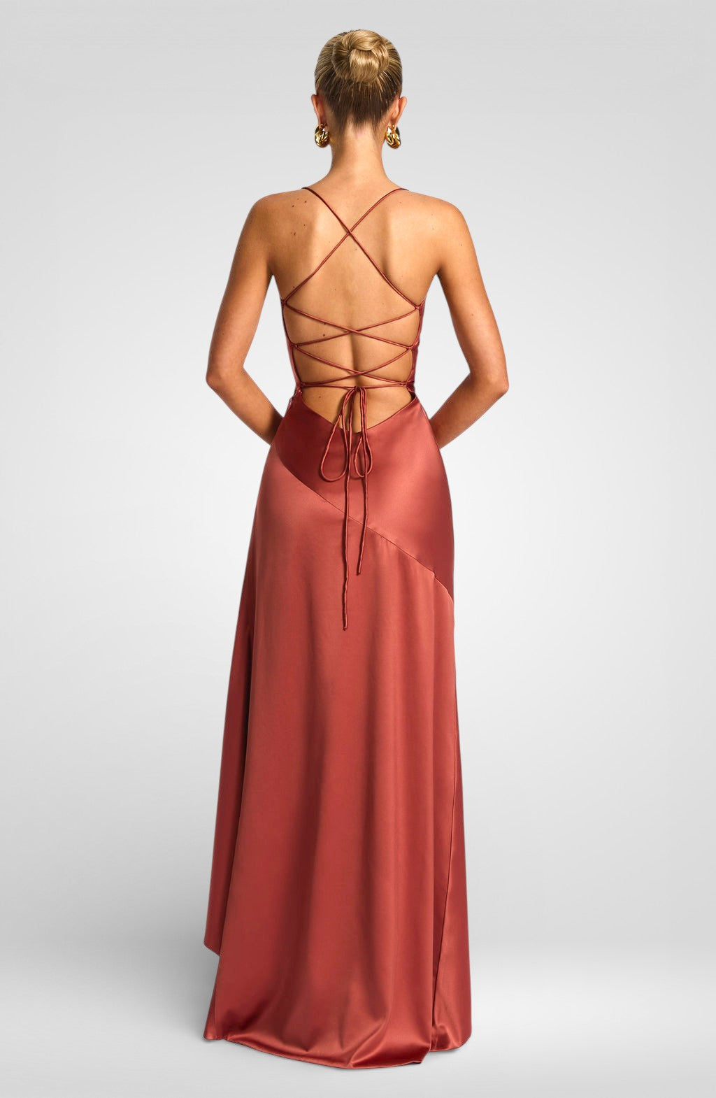 Trägerloses, asymmetrisches, rückenfreies Midikleid