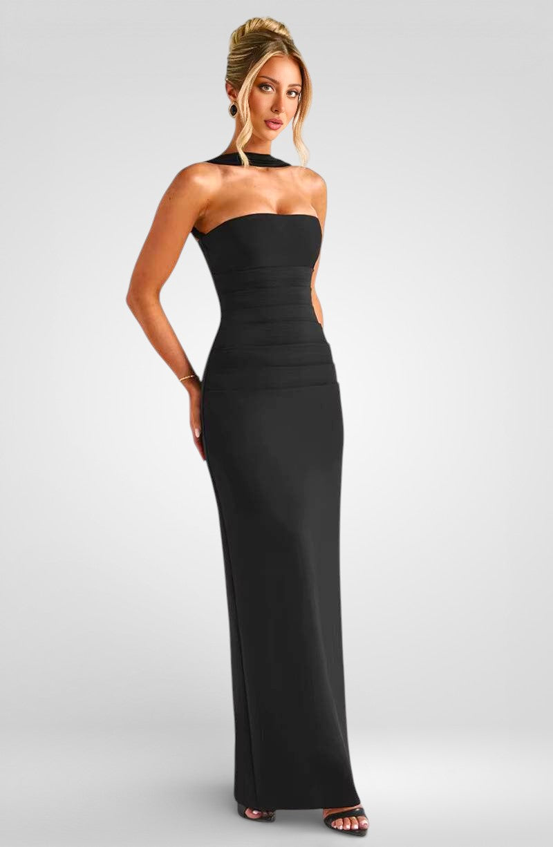 Vestido largo sin tirantes, ajustado y con pañuelo suelto en el cuello