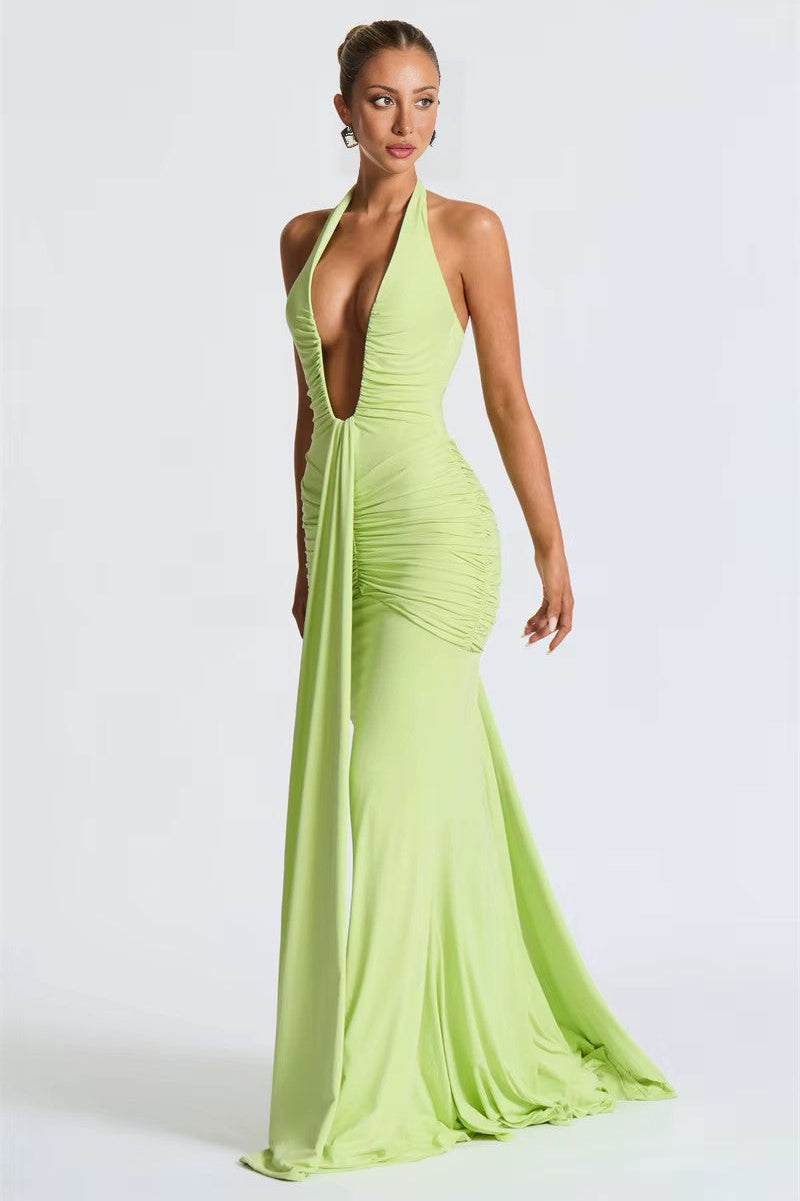 Maxikleid mit tiefem V-Ausschnitt, Neckholder und Raffungen