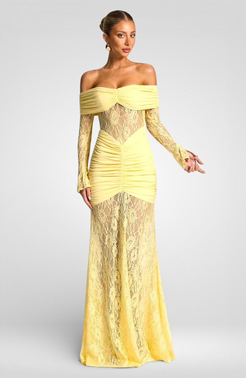 Schulterfreies, figurbetontes Maxikleid aus Spitze