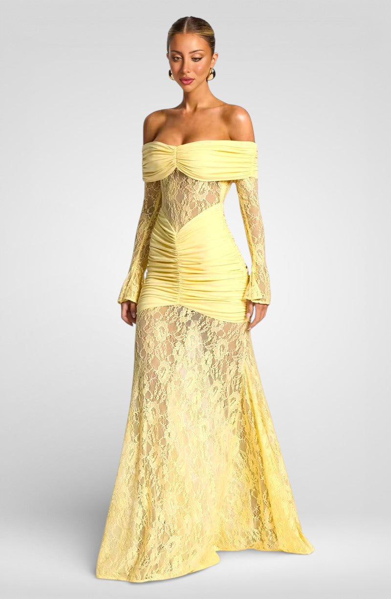 Schulterfreies, figurbetontes Maxikleid aus Spitze