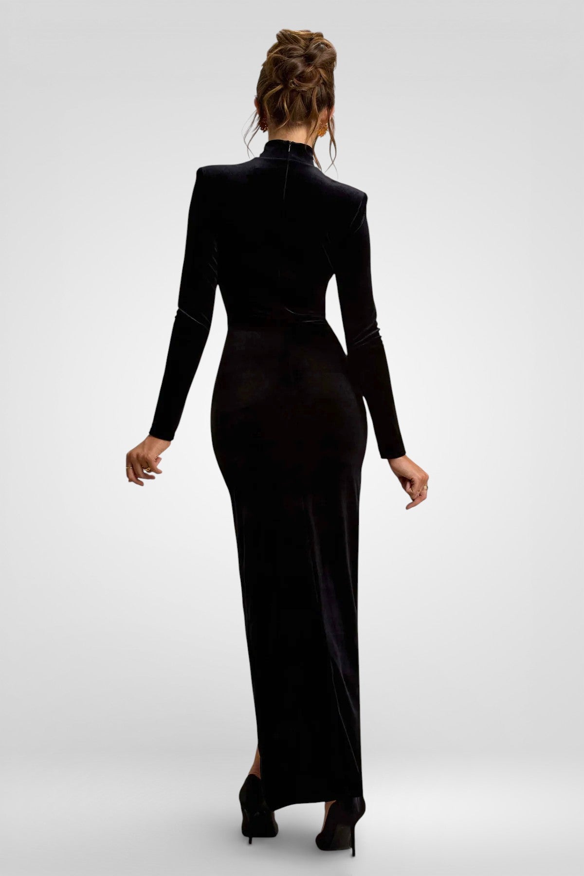 Elegantes Midikleid aus Samt – Hoher Ausschnitt und Schlitz am Oberschenkel